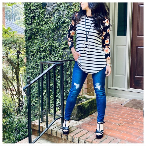 ✨LAST ONES✨Stripe floral raglan sleeves top - Picture 5 of 8